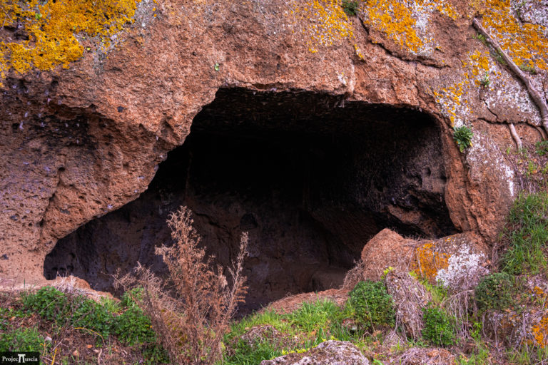 Montecasoli Grotta-Ambiente rupestre